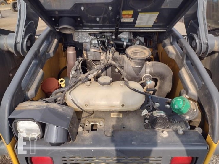 2020-deere-324g-image-24