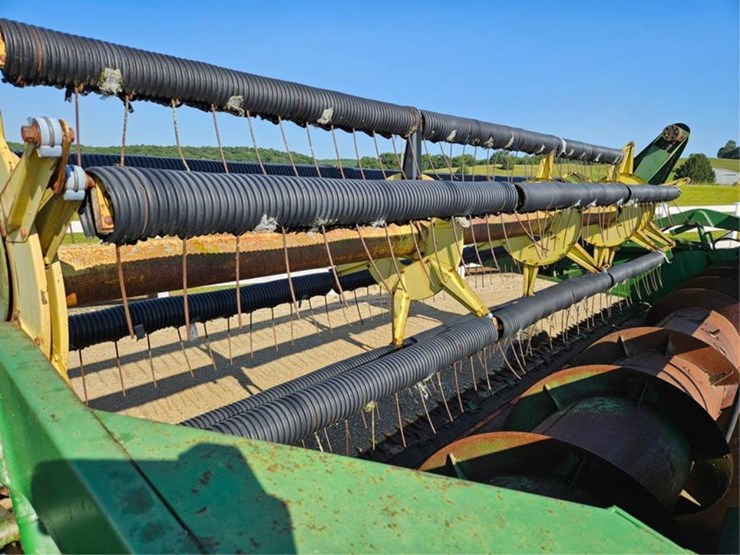 john-deere-216-image-12