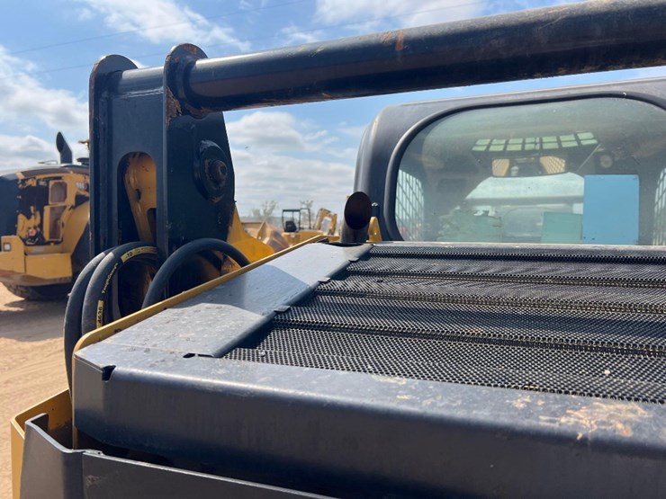 2018-caterpillar-259d-image-21