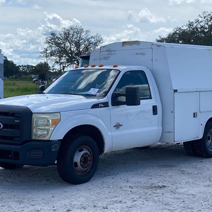 2011 FORD F350