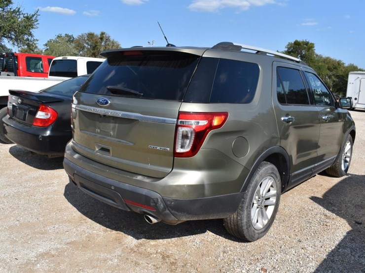 2013-ford-explorer-image-3