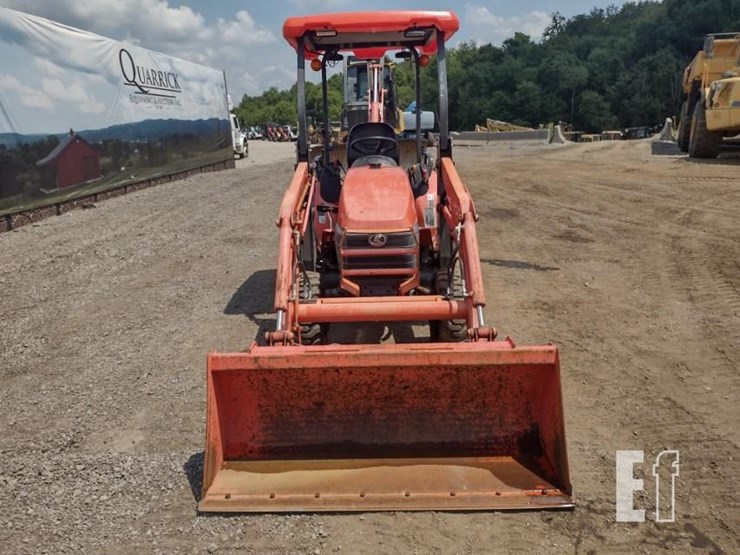 16-kubota-b26tlb-tractor-8242-image-2