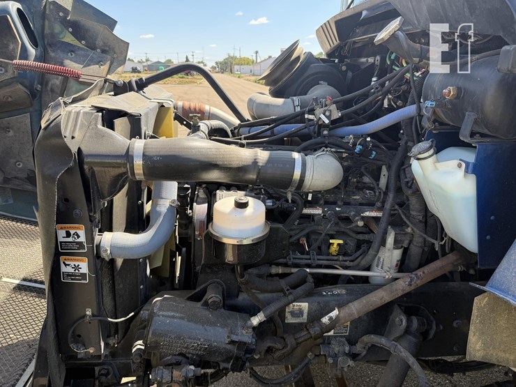 2005-kenworth-t300-image-31