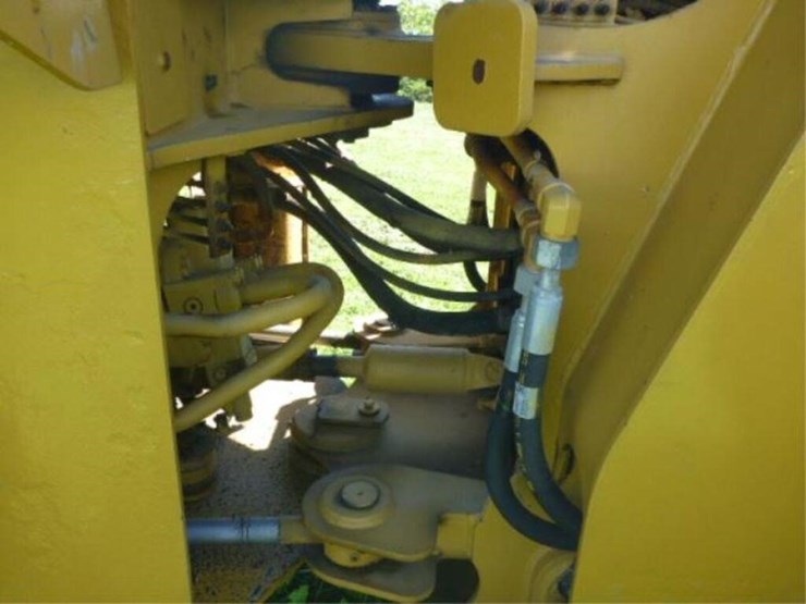 caterpillar-930k-image-34