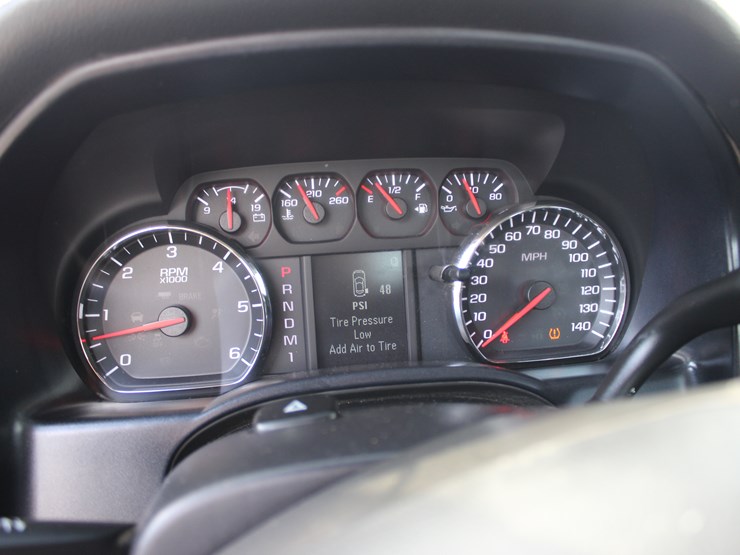 2015-chevrolet-2500-image-12