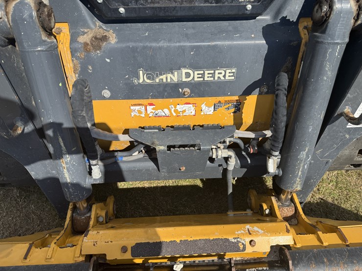 2024-deere-317g-image-11
