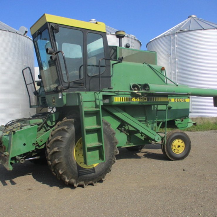 JOHN DEERE 4420