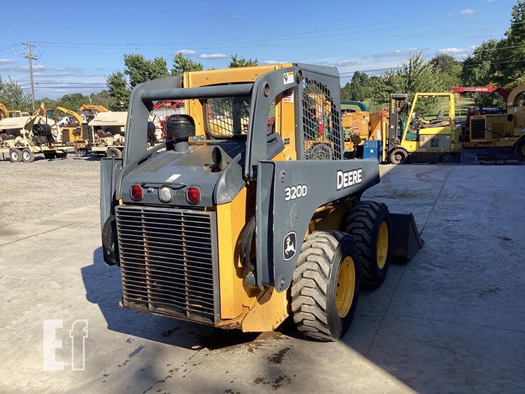 2012-deere-320d-image-6