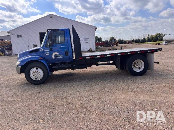 2006-international-durastar-4300-image-12