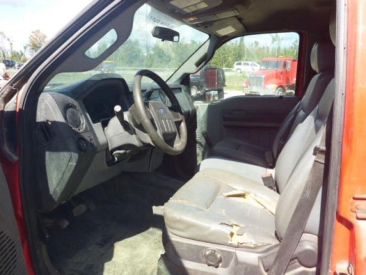 2016-ford-f550-xl-image-12