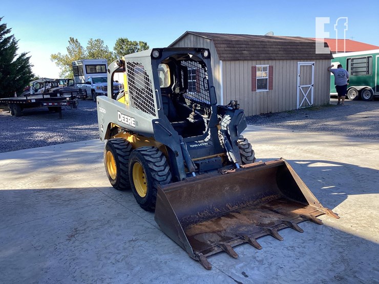 2012-deere-320d-image-13