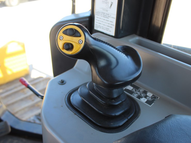2024-komatsu-d39px-image-12