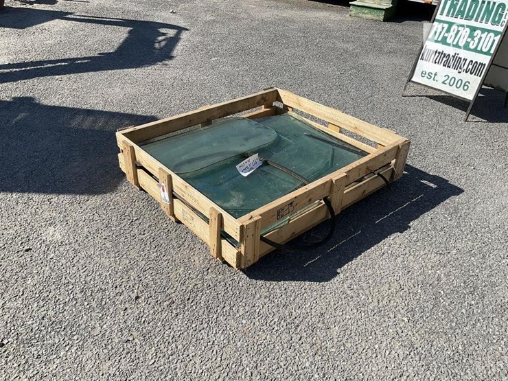 pallet-of-bobcat-misc-glass-image-1