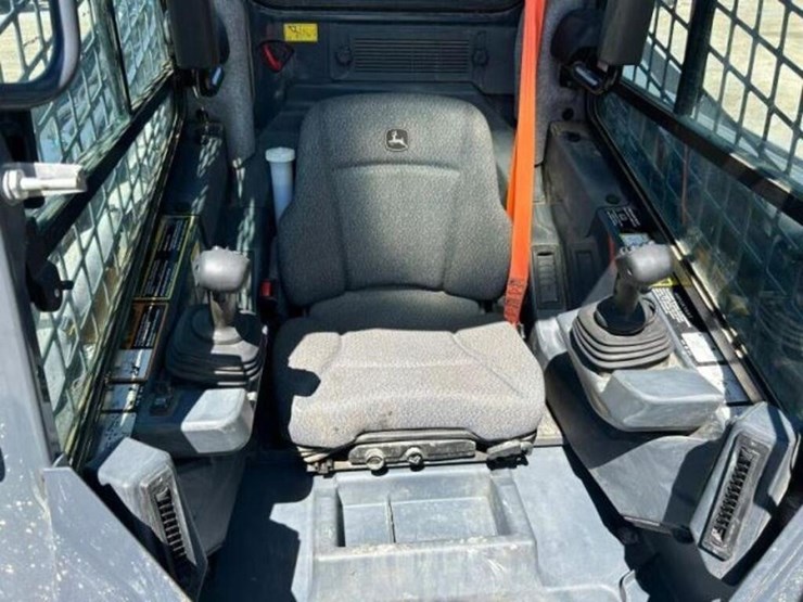 2022-deere-325g-image-20