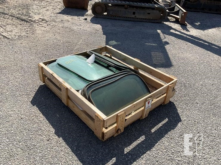 pallet-of-bobcat-m-series-rear-glass-image-2