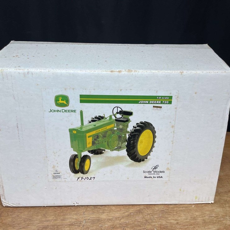 JOHN DEERE 720