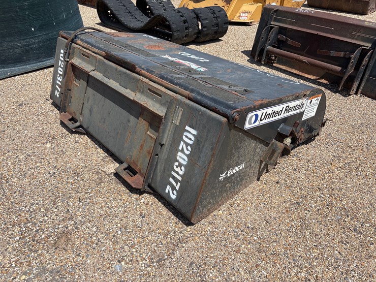 #3469-•-bobcat-sweeper-attachment-image-2