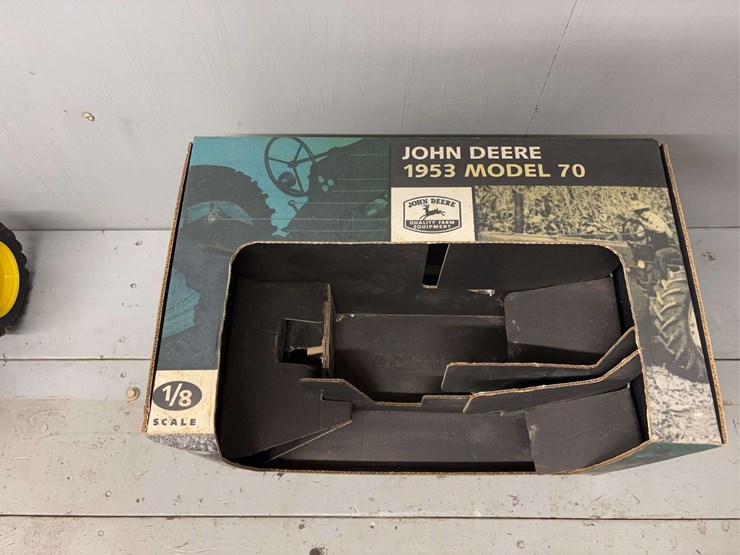 john-deere-8-image-17