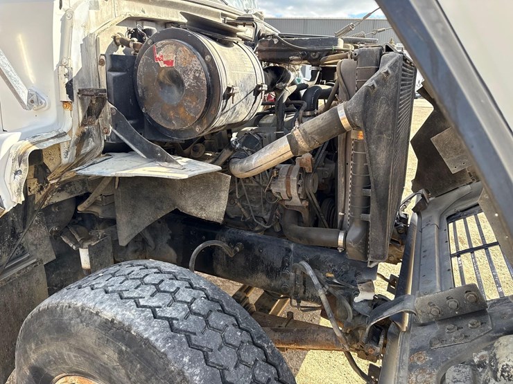 ford-l8000-image-18