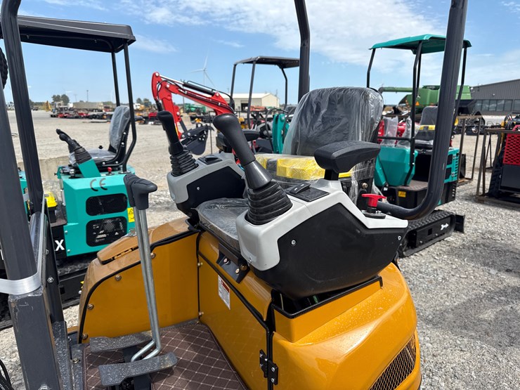 #220-•-#26488-•-unused-cfg-qk18r-mini-excavator-qk18r202507060510-image-13