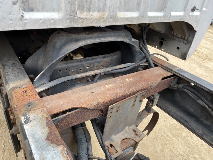 2001-ford-f750-image-38