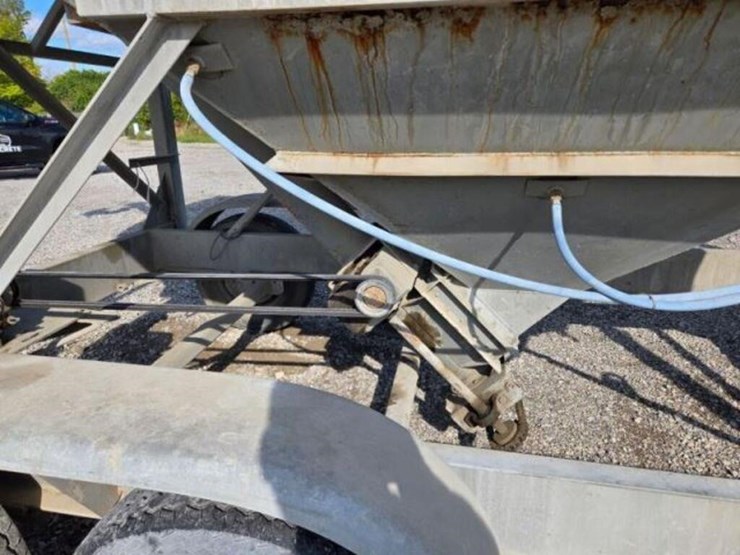 2014-fastway-low-profile-tow-behind-t/a-cement-sil-image-16