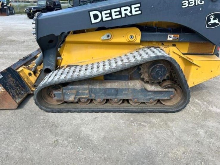 deere-331g-image-41
