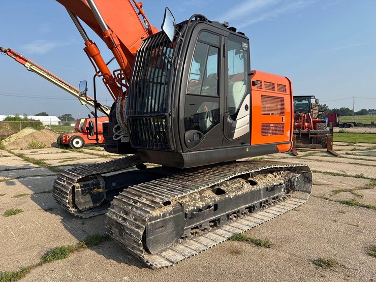 2021-hitachi-zx225usrk-image-2