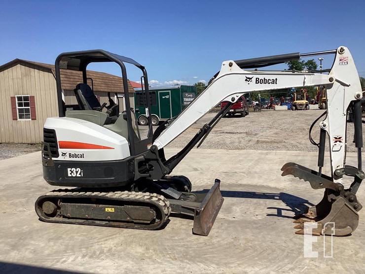 2015-bobcat-e32-image-12