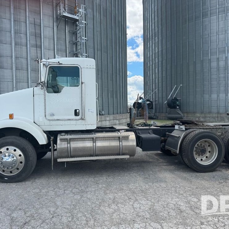 2011 KENWORTH T800