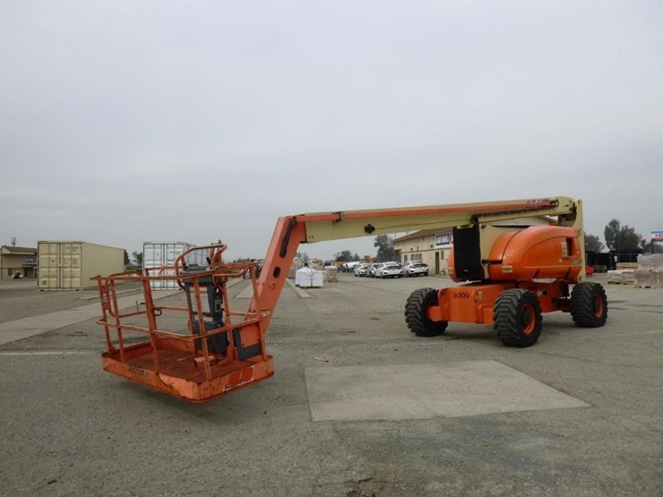 2013-jlg-800a-image-1