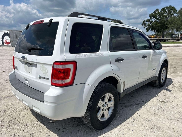 2010-ford-escape-hybrid-image-3