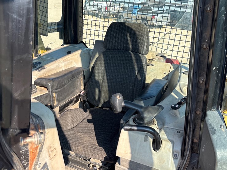 2015-caterpillar-d6n-lgp-image-14