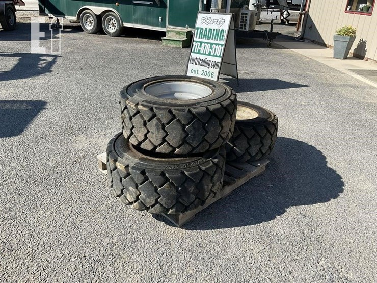 (3)-skid-steer-12x16.5-wheels-&-tires-image-1