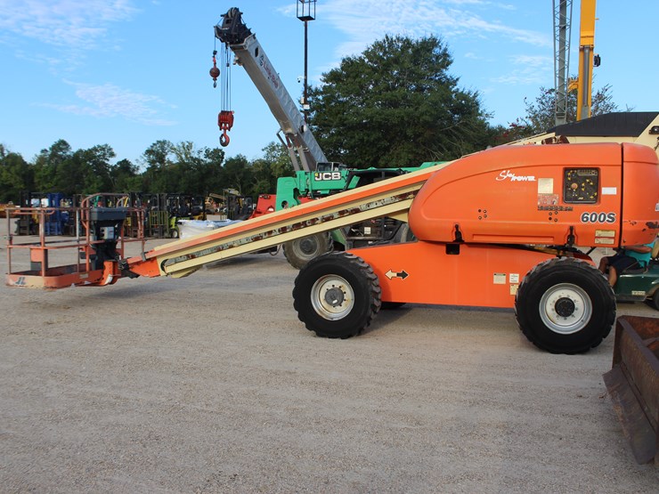 2008-jlg-600s-image-1