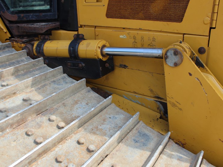 2020-caterpillar-d6n-lgp-image-8