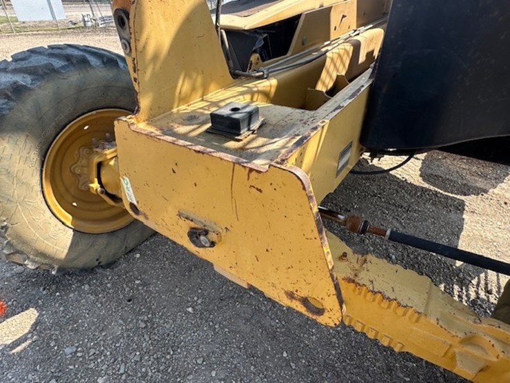 2005-caterpillar-th360b-image-27