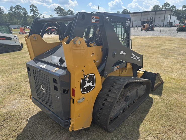 2024-deere-317g-image-6