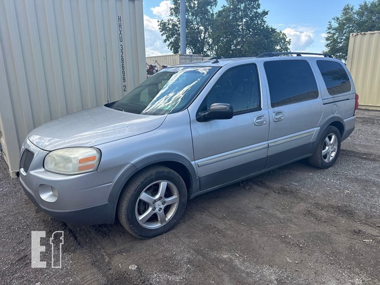 2005-pontiac-montana-image-1