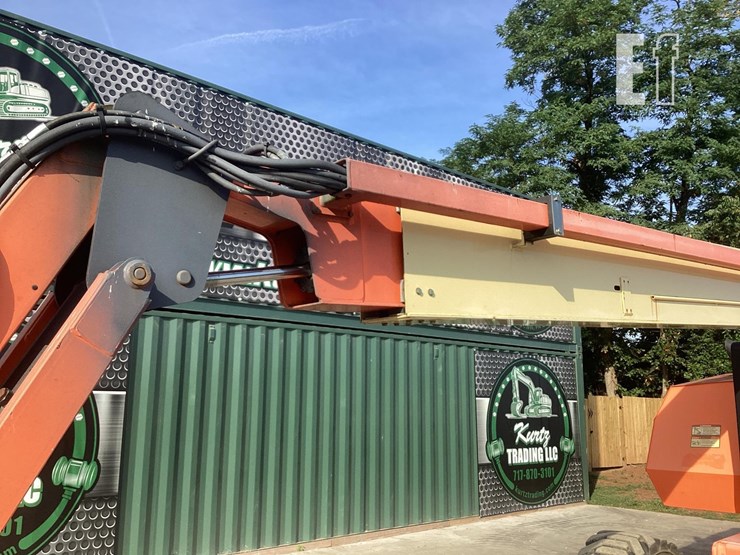 2015-jlg-740aj-image-10