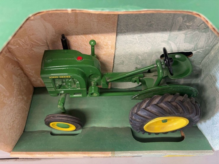 john-deere-16-image-4
