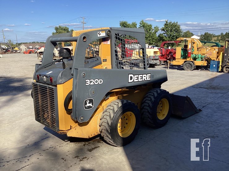 2012-deere-320d-image-7