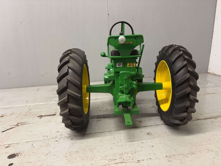 john-deere-8-image-6