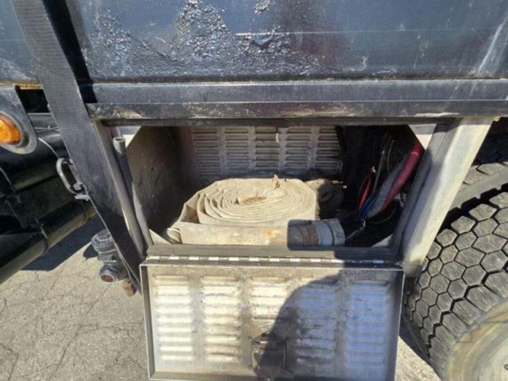 2014-western-star-4900sb-image-33