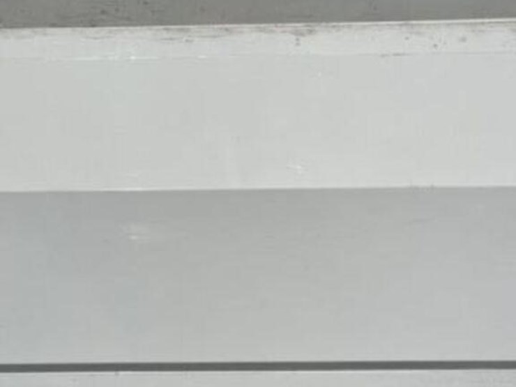 unused-corrugated-steel-panel-trim-&-screws-bundle-image-2