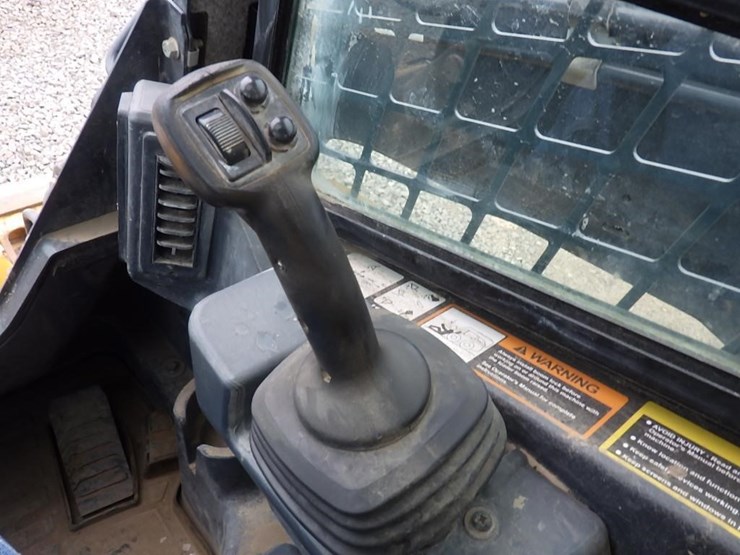 2020-deere-333g-image-21