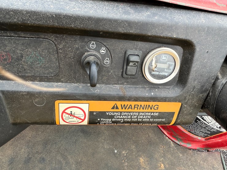 john-deere-gator-image-12