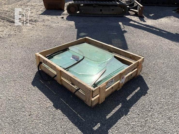 pallet-of-bobcat-misc-glass-image-2