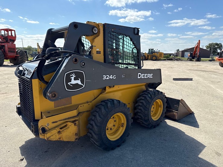 2020-deere-324g-image-4