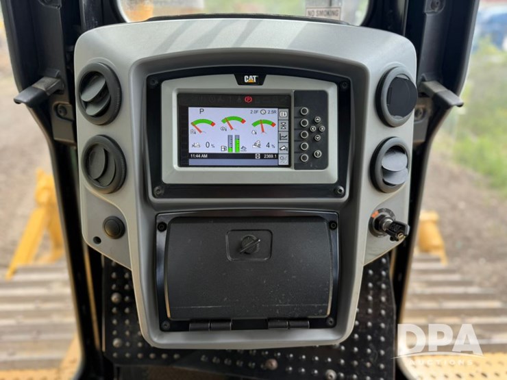 2019-caterpillar-d6t-image-33